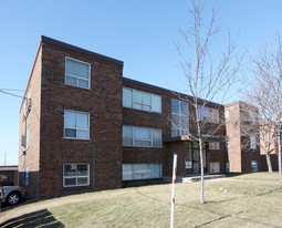 2618 Keele St in Toronto, ON - Building Photo