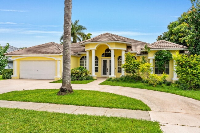103 Black Olive Crescent in Royal Palm Beach, FL - Building Photo - Building Photo