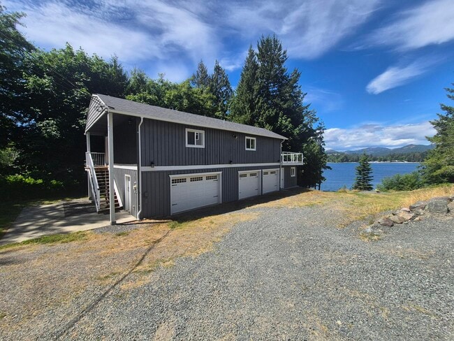 6638 East Sooke Road in Sooke, BC - Building Photo - Building Photo
