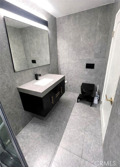 22020 Viscanio Rd in Los Angeles, CA - Building Photo - Building Photo