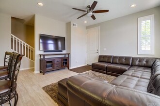 44123 Calle Luz in Temecula, CA - Building Photo - Building Photo