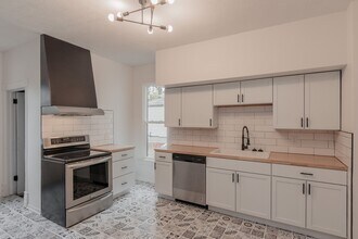 245 S 28th St in Lincoln, NE - Building Photo - Building Photo