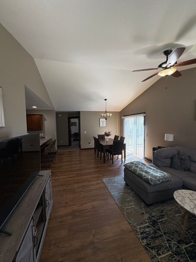 6173 Aspen Meadow Ct in Eau Claire, WI - Building Photo - Building Photo