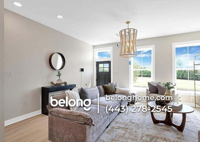 property at 1032 W Franklin St