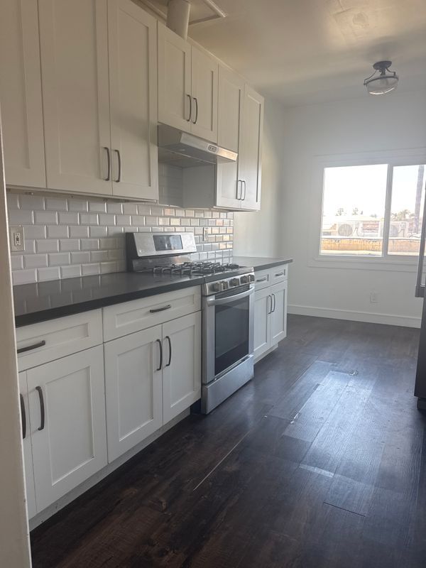 property at 4572 W Adams Blvd