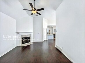 1079 River Isle Dr in Memphis, TN - Building Photo - Building Photo