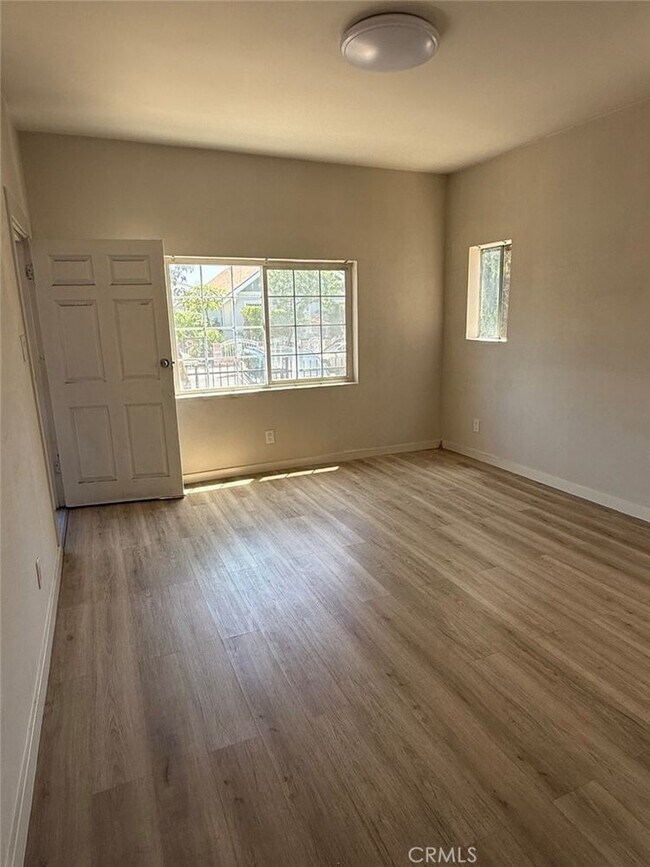 1231 S Mariposa Ave in Los Angeles, CA - Building Photo - Building Photo