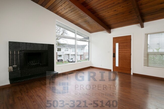 632 2nd St in Lake Oswego, OR - Foto de edificio - Building Photo