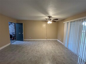 2107 Lyme Bay Dr in Orlando, FL - Building Photo - Building Photo