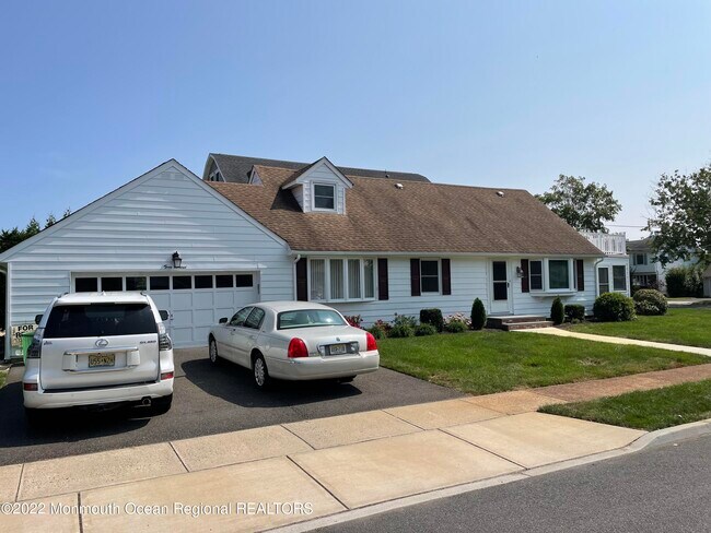 300 4th Ave in Spring Lake, NJ - Building Photo - Building Photo