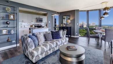 1660 N LaSalle St in Chicago, IL - Building Photo - Building Photo