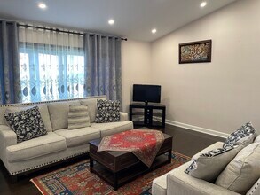 1925 E Waverly Ln in Arlington Heights, IL - Building Photo - Building Photo