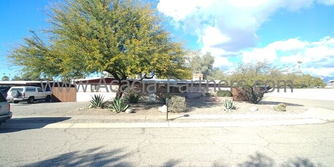 5611 E Kelso St in Tucson, AZ - Foto de edificio - Building Photo