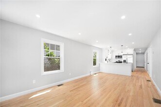 28 Grosvenor Ave in Providence, RI - Building Photo - Building Photo