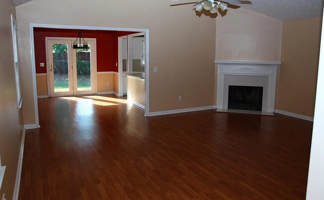 7495 Cardinal Landing Ct in Columbus, GA - Building Photo - Building Photo