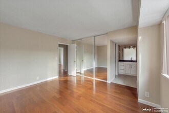 3025 Kaiser Dr in Santa Clara, CA - Foto de edificio - Building Photo