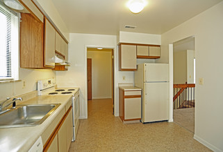 Rolling Hills Apartments in Lapeer, MI - Building Photo - Interior Photo