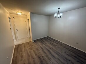 30414 Orchard Lake Rd in Farmington Hills, MI - Building Photo - Building Photo