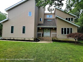 28 Musket Ln in Eatontown, NJ - Building Photo