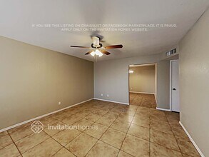 700 E Quail Ave in Apache Junction, AZ - Foto de edificio - Building Photo