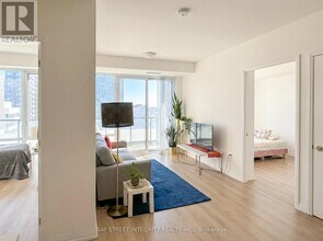 25 Holly St in Toronto, ON - Building Photo - Building Photo