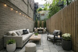 316 W 14th St, Unit 1 in New York, NY - Building Photo