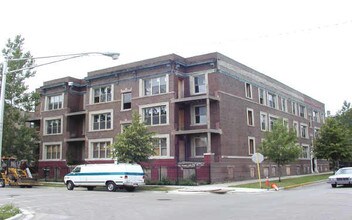 4900 S Forrestville Ave in Chicago, IL - Building Photo - Building Photo