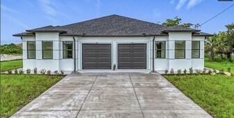 314-316 Poplar St in Lehigh Acres, FL - Building Photo