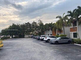 10592 Royal Palm Blvd in Coral Springs, FL - Building Photo