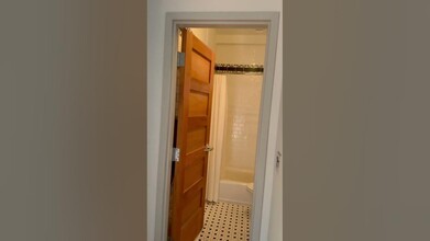 715 Tremont St, Unit 102 in Boston, MA - Foto de edificio - Building Photo