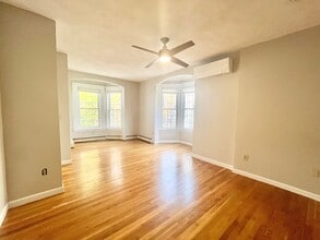 120 Highland St, Unit 1 in Boston, MA - Foto de edificio - Building Photo