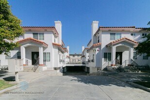 810 S Atlantic Blvd in Alhambra, CA - Building Photo