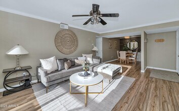 8260 E Arabian Trail in Scottsdale, AZ - Building Photo - Building Photo