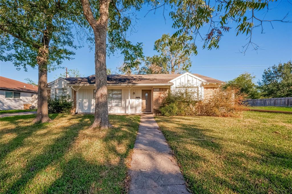 5642 Ludington Dr in Houston, TX - Building Photo