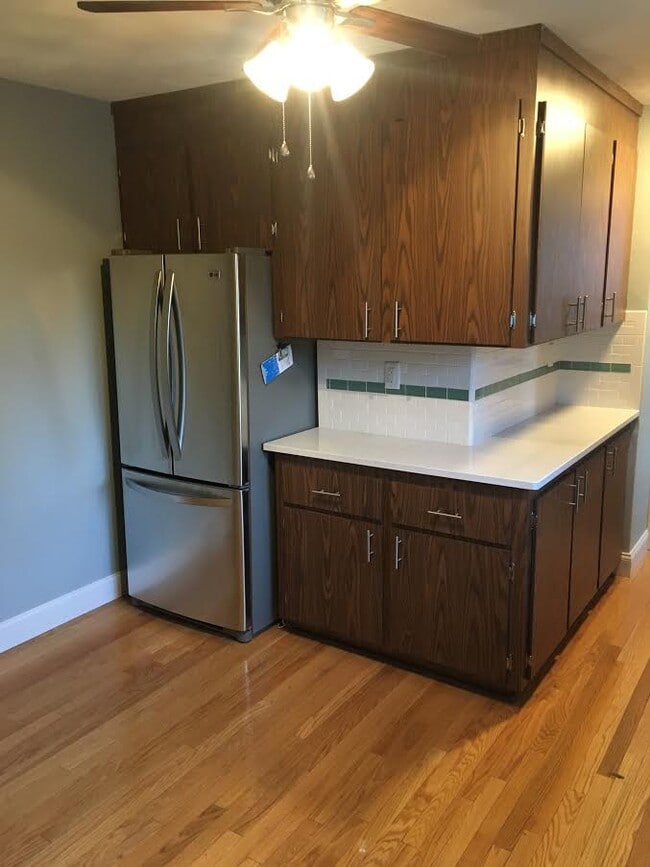 43 Glenmont Rd, Unit 2 in Boston, MA - Foto de edificio - Building Photo