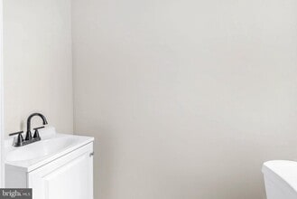 4288 Viola St in Philadelphia, PA - Building Photo - Building Photo