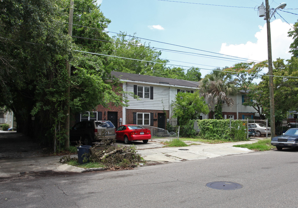 25-35 Radcliffe St in Charleston, SC - Building Photo