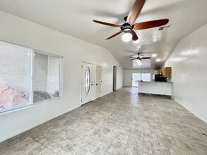 2501 Calico St in Las Vegas, NV - Building Photo - Building Photo