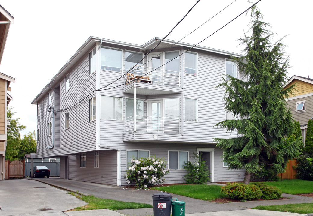 Northridge Apartments in Seattle, WA - Building Photo