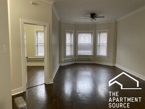 915 W Waveland Ave, Unit 3 in Chicago, IL - Building Photo - Building Photo