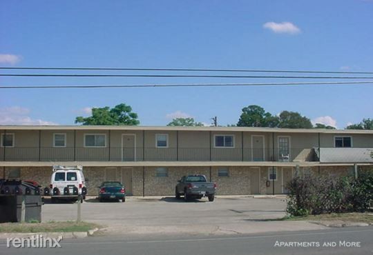 1706 N Interstate 35-Unit -Efficiency in San Marcos, TX - Building Photo - Building Photo