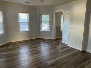 134 Monroe St, Unit 3 fl in New Britain, CT - Building Photo - Building Photo