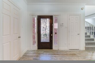 1115 Enclave Square E in Houston, TX - Building Photo - Building Photo