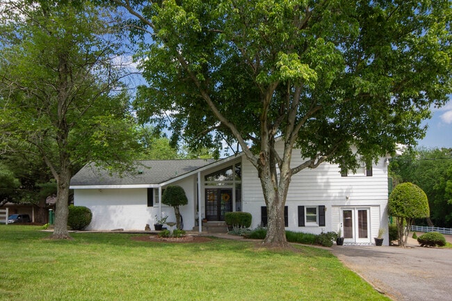 2500 Holt Rd in Paducah, KY - Building Photo - Building Photo