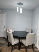 7716 Flynnway Dr in Columbus, OH - Building Photo - Building Photo