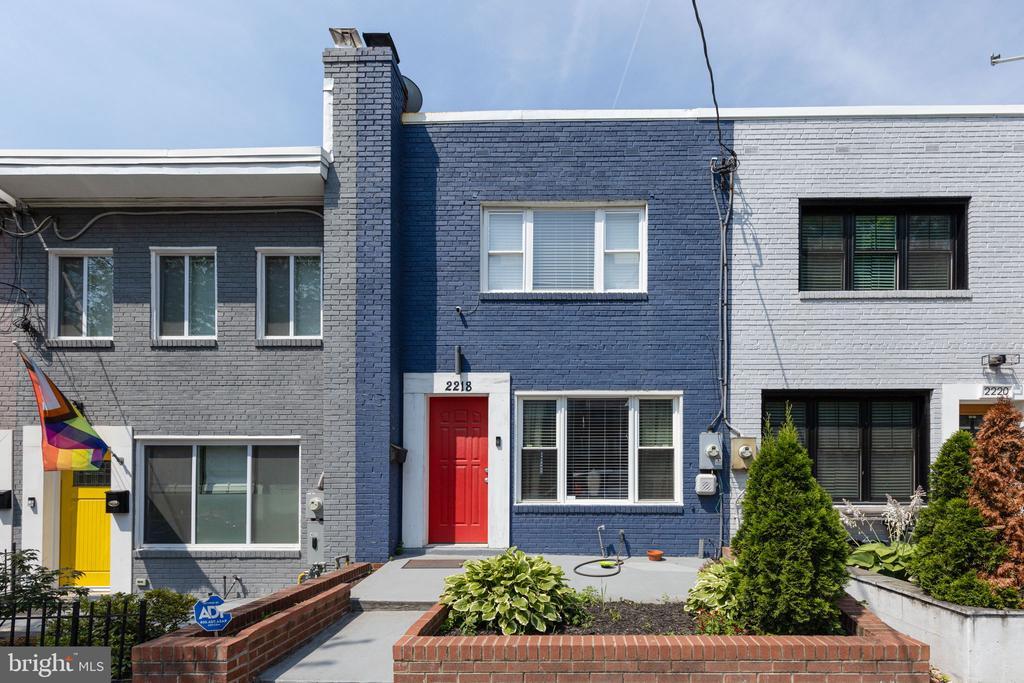 2218 16th St NE in Washington, DC - Building Photo