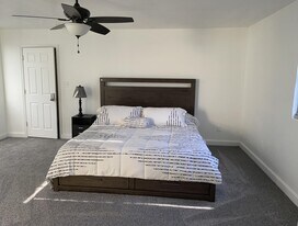 310 Elm Ave in Hampton, VA - Building Photo