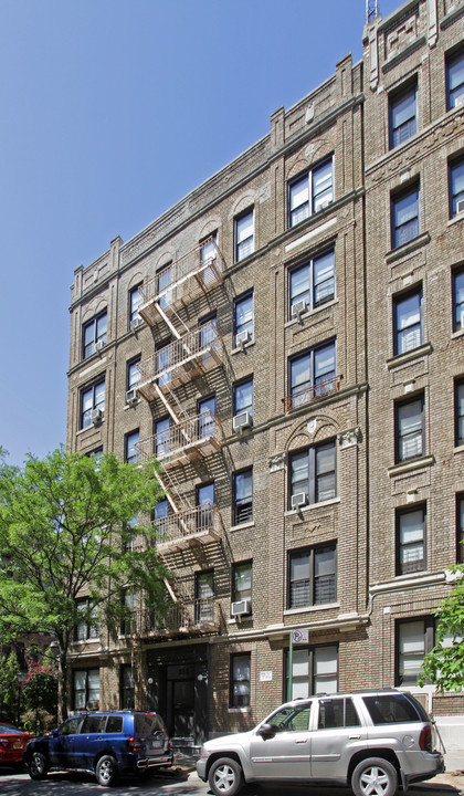 355 S 2nd St in Brooklyn, NY - Building Photo