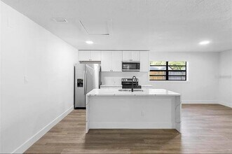 2225 E Welch Rd in Apopka, FL - Building Photo - Building Photo
