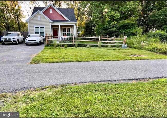 property at 7810 Romancoke Rd